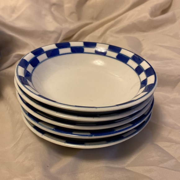 PORCELAIN BLUE & WHITE MUG, LIDS AND SAUCERS - Picture 6 of 7